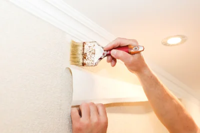 Pose de papier peint à Ronno — revêtements muraux et toiles de verre